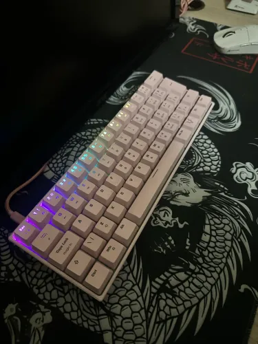 Teclado Mecânico Gamer 60% Branco RGB - Compacto e Muito Conservado