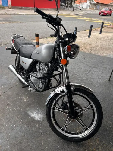 Suzuki Intruder 125 2006