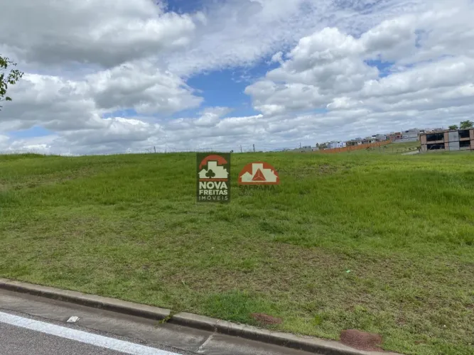 Terreno Padrão em Condomínio em São José dos Campos
