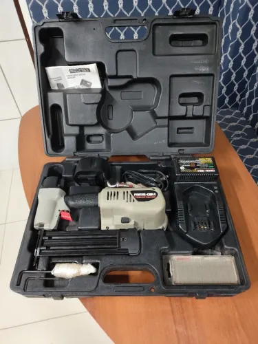 MÁQUINA DE COLOCAR PREGOS