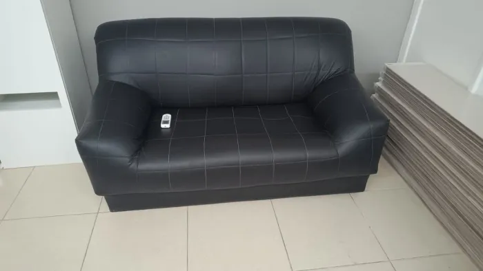 Sofá 2 lugares em bom estado de conservação 