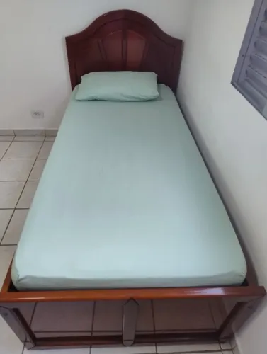 Bicama já vai com 1 colchão a retirar