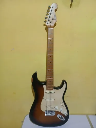 Guitarra Squier Califórnia 