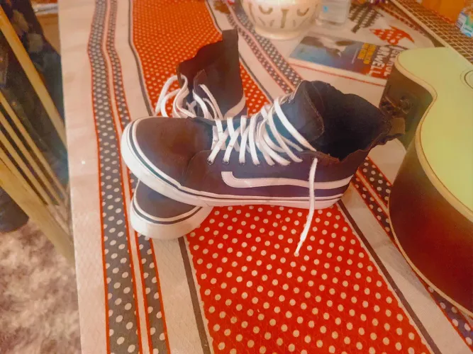 Tênis vans unissex modelo importado cano médio .