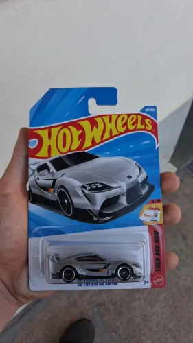 Carrinho hot wheels Supra