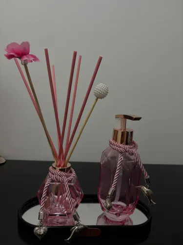Kit Saboneteira + Difusor de Aromas Luxo Rosa