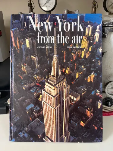 Livro capa dura New York from the air