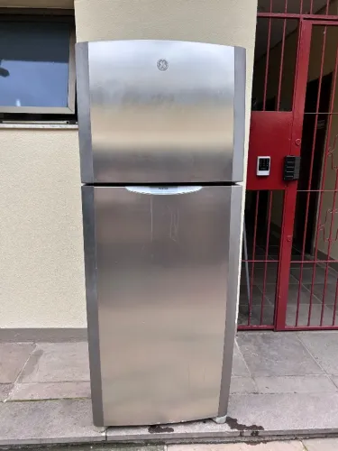 Geladeira GE Frost Free In Genius Inox / Aço Escovado - Completa e Muito Conservada!