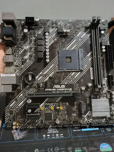 Placa Mae Asus PRIME A520M-E - Com defeito