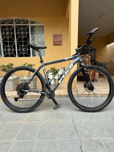 Bike Fuji Shimano Cues 19/20