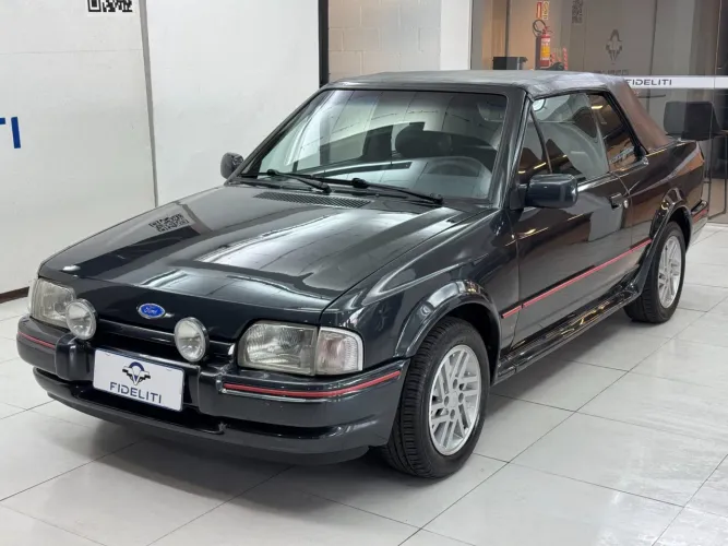 Ford Escort XR3 1.8 / 1.6 Conversível 1991