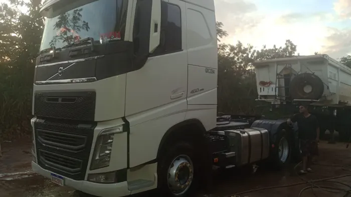 FH 460 6x2 Teto Alto