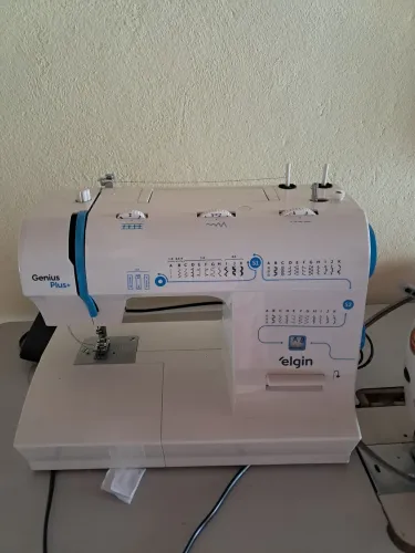 Máquina doméstica excelente estado