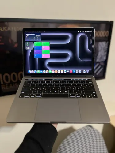 Apple MacBook Pro Intel core i5 / 16GB / 256 touchbar 