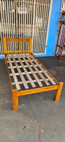 cama solteiro madeira pinos maciço vernizado semi nova ((ENTREGO GRATIS))