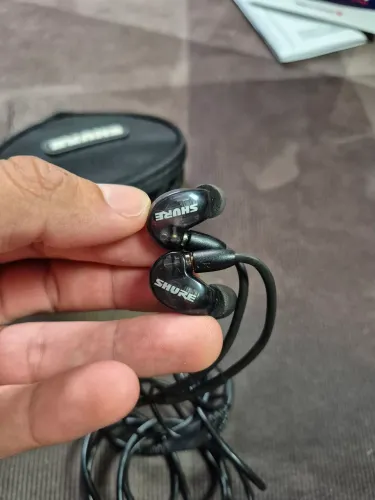 FONE SHURE SE215 PRETO COM BAG!