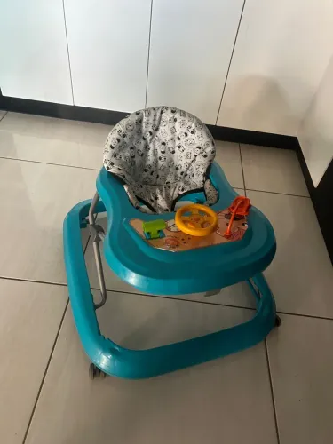 Anda já bebê menino
