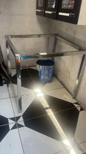 Vendo estrutura de mesa 95x95