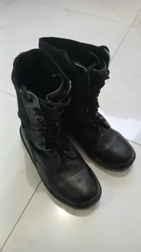 Coturno Tático Cano Alto Preto para Segurança e Policiamento