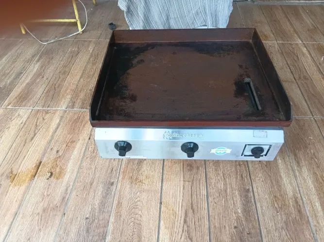 Chapa de sanduíche profissional semi nova na vdd usada poucas vezes mas ficou parada