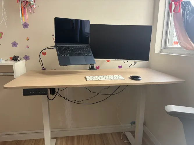 Vendo mesa de escritório com regulagem automática de altura