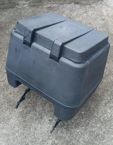Baú com suporte para Honda Bros