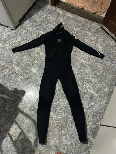Roupa de surf