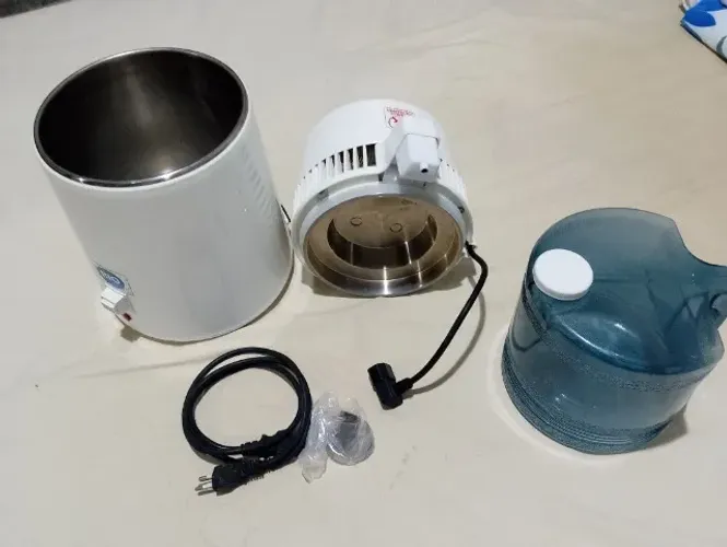 Destilador/Purificador de água 220V - capacidade 5L