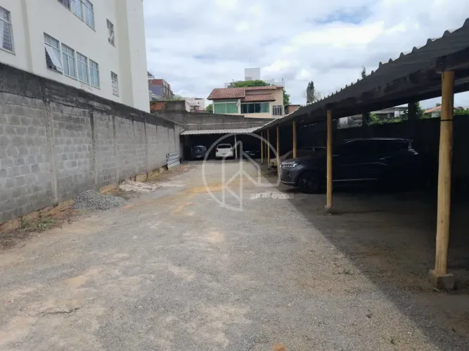 Imóvel para venda com 396 metros quadrados em São Pedro - Juiz de Fora - MG