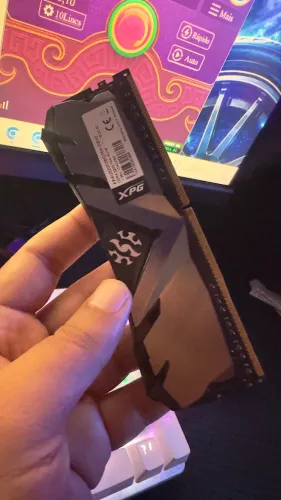 memória RAM XPG Gammix D30 DDR4 de 8GB