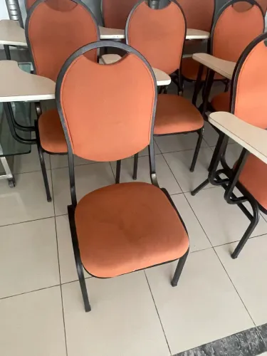 Cadeira Universitária com prancheta para Auditório