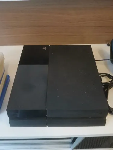 PlayStation 4 muito novo, tudo original, câmera, jogos, ventoinha p/resfriar