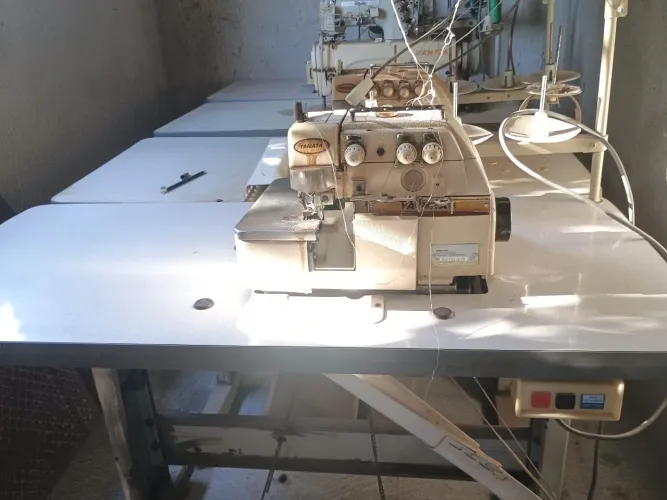 Máquina overlock 3 Fios yamata