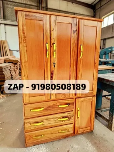 Guarda roupa de solteiro roupeiro 3 portas 3 Gavetas