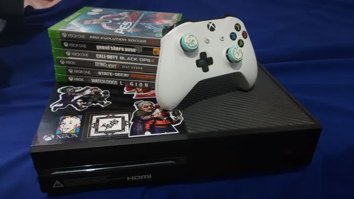 Xbox one FAT 500GB + 1 Controle + 6 jogos