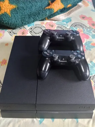 Playstation 4 FAT 500GB + 2 Controles + 1 Jogo Crash Nitro Mídia Física