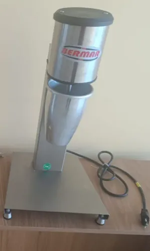 Batedor de Milk Shake Bermar - 500W
