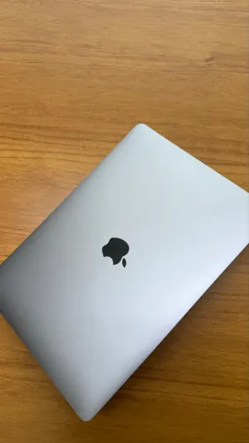 MacBook Air M1 excelente estado
