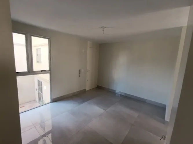 Apartamento no 2 ° andar à venda , aceita financiamento ou troca.
