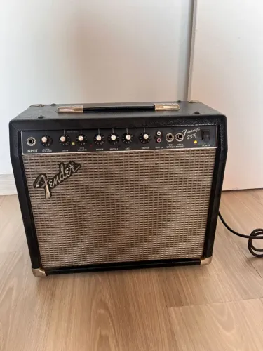  amplificador Fender Frontman 25R 