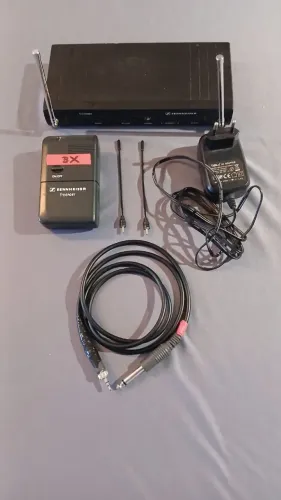 Sennheiser FreePORT UHF Sem Fio para Baixo Guitarra EM 1-B SK 2-B