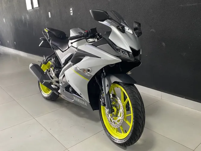  Yamaha YZF R15 
