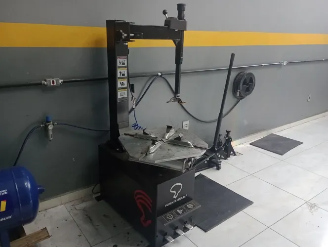 Vendo máquina de desmontar pneu