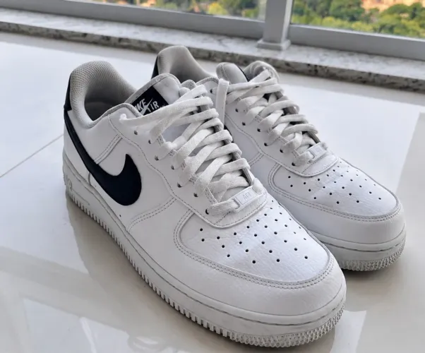 NIKE AIR FORCE 1 '07 BRANCO/PRETO ORIGINAL