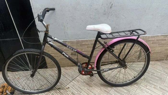 Poti Caloi, apenas pneu da frente furado, 130