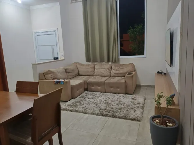 Casa em Condomínio de Luxo em Indaiatuba-SP: 2 Quartos, 1 Suite, 1 Sala, 2 Banheiros, 2 Va