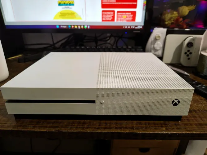 Xbox One S (retirada de peças)