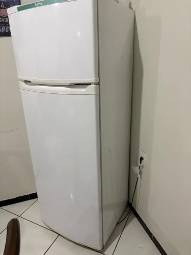 Geladeira com freezer