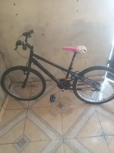 Bicicleta usada - precisa de manutenção- vendo barato