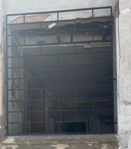 6 Grades de ferro maciça
